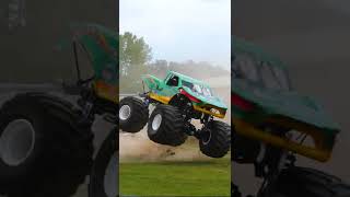 Real vs RC Snake Bite Bigfoot monstertruck Losi RC [upl. by Miof Mela]