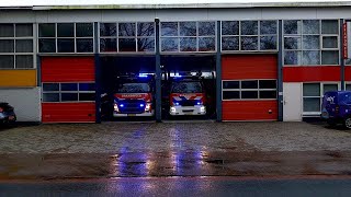 Opkomst amp Uitruk P1 Brandweer Oosterwolde TS 026833 amp HV 026871 naar een voertuig te water [upl. by Imojean]