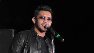 ADITYA NARAYAN LIVE quotJEENA JEENAquot [upl. by Rew810]