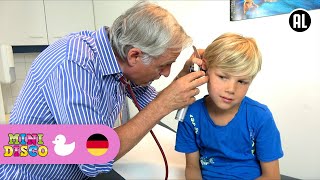 KRANK  Kinderlieder  Beim Doktor  Mini Disco [upl. by Annaerb]