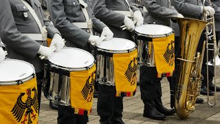 Fahnentruppmarsch  Spielmannszug des Musikkorps der Bundeswehr OStFw Armin Jakobi [upl. by Anneh]