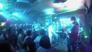 Moda Moody  Gadis dan Bunga Live at The Colonial [upl. by Ardrey533]