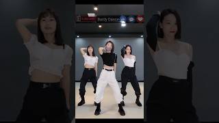 Beautiful remix dance🎵🎵🎵viral short💯💯💯barbi dance🧚🧚viral songpublicreactiondance clip [upl. by Yllop]