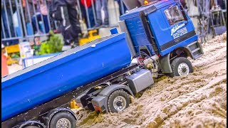 RC Trucks Mercedes Actros STUCK Container fire [upl. by Latty593]