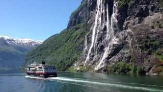 Geirangerfjord MS Midnatsol vor den sieben Schwestern [upl. by Akirdnwahs816]