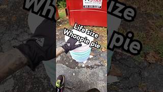 I found a life size whoopie pie in the trash 🗑 food shorts dumpsterdiving cooking [upl. by Kessia218]