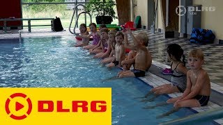 Die DLRG Schwimmausbildung  Anfängerschwimmkurs [upl. by Tammie792]