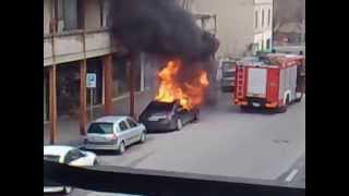 Macchina prende fuoco a Sassuolo Viale della Stazione [upl. by Lias]