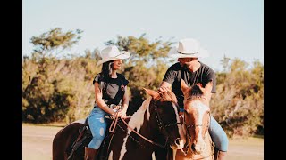 Ensaio pré wedding com lindos cavalos [upl. by Peppi924]