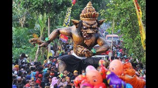 Meriahnya Pawai Saparan Bekakak 2017 [upl. by Engedi]