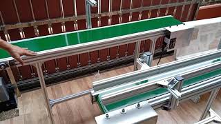 การลำเลียงขวดน้ำบนสายพาน mini conveyor [upl. by Styles]