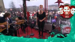 Petra Marklund  Händerna mot himlen Live  Musikhjälpen 2013 [upl. by Nareik]