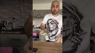 Transformation de billet en carte magician magicien magie funny closeupmagic billet cash [upl. by Esteban]