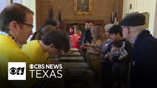 St Matthews Cathedral in Dallas serves Thanksgiving meal to 300 refugees [upl. by Dleifxam]