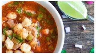 Pozole beef easy recipe Pozole carne facil Subtitulos en Espanol [upl. by Aidnac493]