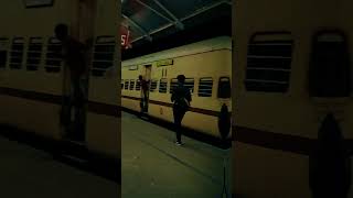 Pahale to kavi kavi gum tha sad station ralway shorts vairalshort [upl. by Giarla]