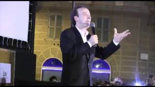 Benigni a Trastevere ricorda Troisi “Ridevamo tantissimo” [upl. by Adnohrahs]