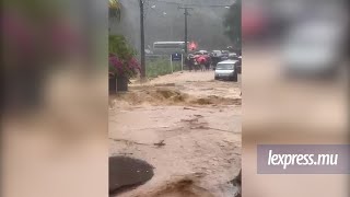 Avis de fortes pluies  des inondations dans le Sud de lîle [upl. by Tneicniv396]