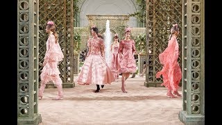 Défilé Chanel Haute Couture PrintempsEté 2018 [upl. by Kendre]