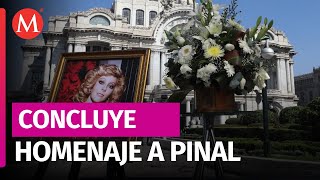 Un minuto de aplausos Mariachi y Las Golondrinas Concluye homenaje fúnebre de Silvia Pinal [upl. by Lezirg]