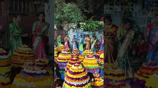 MANGLI SONG BATHUKAMMA SHORTSTRENDING SONGKOPPULA HARIPUVVAMMA SONG [upl. by Soelch112]