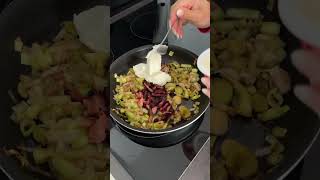 Recette de la flemme épisode 1  Les tagliatelles poireaux crème et lardons recettefacile [upl. by Anem99]