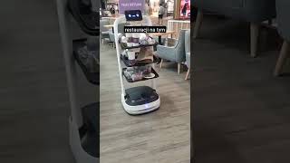 Kto odnosi naczynie na lotnisku w Singapurze singapore changiairport robot zmywak lotnisko [upl. by Norred]