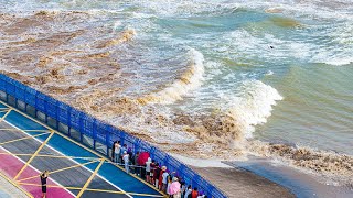 Live View the worlds largest tidal bore in east Chinas Zhejiang [upl. by Mohkos120]