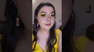 Makeup amarillo y delineado de brillo 💛🤎🖤 yellow amarillo coffe cafe labioscafes [upl. by Aeikan808]