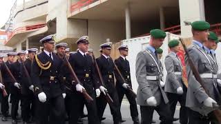 Ihr lustigen Hannoveraner  Bundeswehr Musikkorps 6 [upl. by Ninon]