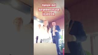 Dansen met burgemeester uit ijsselstein ijsselstein [upl. by Gerrit181]