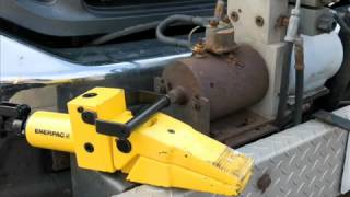 Hydraulic Spreader with Manual Pump from Enerpac [upl. by Legim246]