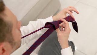 Nodo Cravatta Mezzo Windsor  Half Windsor Knot [upl. by Eelyam]