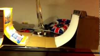 Comment faire un skate park pour tech deck [upl. by Kcirdnekel124]