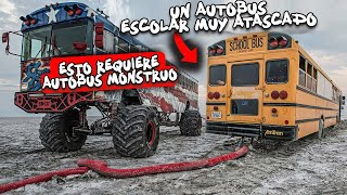 Tenemos Que Recuperar Este Autobús Escolar Muy Atascado Antes de Que Llegue Una Gran Tormenta [upl. by Bunker514]