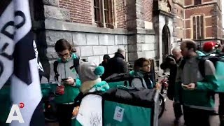 Deliveroobezorgers staken op de Keizersgracht tegen ZZPregeling [upl. by Stanislas]