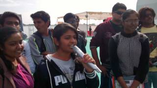 Visitor Sing a Song With Persang Karaoke Device and get Confidence [upl. by Aicia]