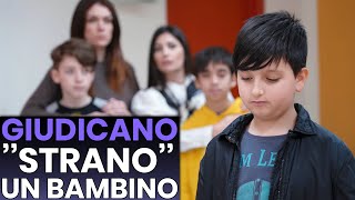 Giudicano Strano un Bambino Impareranno una Lezione Importante [upl. by Netloc]