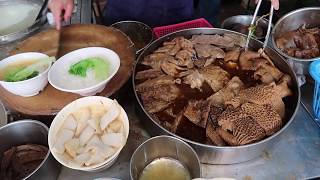 Abomasum beef tripe 牛沙瓜頭 撈麵 牛湯 stomach chamber 4 新鮮牛雜 Reed tripe 牛大腸 牛粉腸 牛肚 Ox tripe 金錢肚 元朗學記麵家 總本店 [upl. by Eelrehpotsirhc]