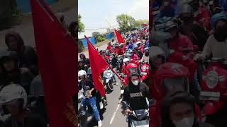 Buruh pabrik Cirebon demo menuntut kenaikan UMK 1015   partai buruh  buruh pabrik [upl. by Buzz]