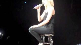 Kellie Pickler quotI Wonderquot Columbus Ohio [upl. by Ymorej]