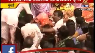 Zee24Taas lalbaug raja mandal misbehave with devotee [upl. by Pirbhai]