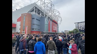 Man Utd FANS SINGING EDISON CAVANI CHANT [upl. by Samy281]