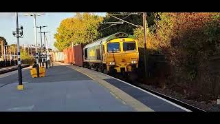 66514 passing through Finsbury Park trainspotter trainspotting trains train freightliner [upl. by Reham]