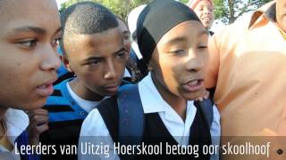 Leerders van Uitzig Hoerskool betoog oor skoolhoof Video Peter AbrahamsDie Son [upl. by Rubenstein953]