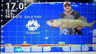 Ice Fishing Walleyes with a Garmin LiveScope [upl. by Kcoj]