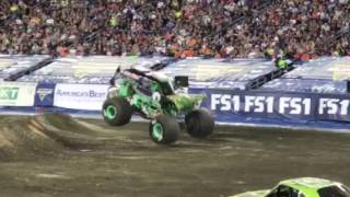 Monster jam Gillette stadium 2017 Gave Digger [upl. by Atinrehs889]