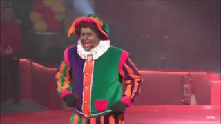 Winter Slagharen  Sinterklaasshow Met Stuntelpiet [upl. by Sabrina914]