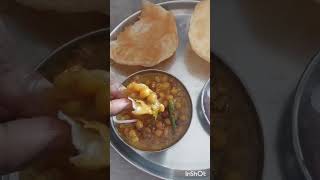 Famous cholle bhuature chollebhature bhuature viratkohli streetfood [upl. by Nyllij263]