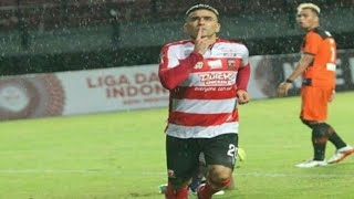 Permintaan Maaf Cristian El Loco Gonzales Kepada Aremania [upl. by Cheryl]